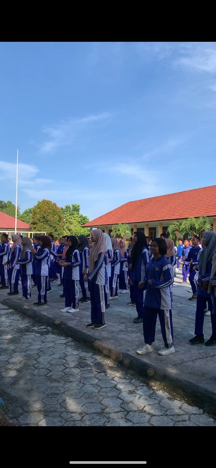 Jumat Sehat, Warga SMK Best Agro 1 Kompak Senam Bersama