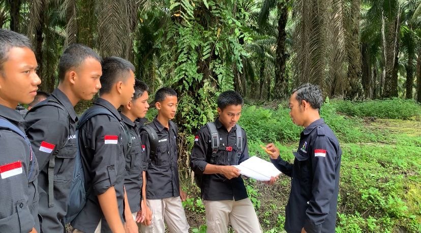 Belajar Kontekstual, Murid SMK Best Agro 1 Kaji Gulma dan Hama Sawit